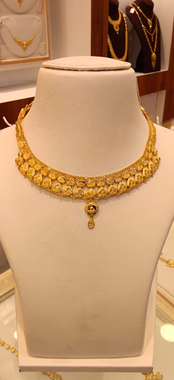 Neckles 